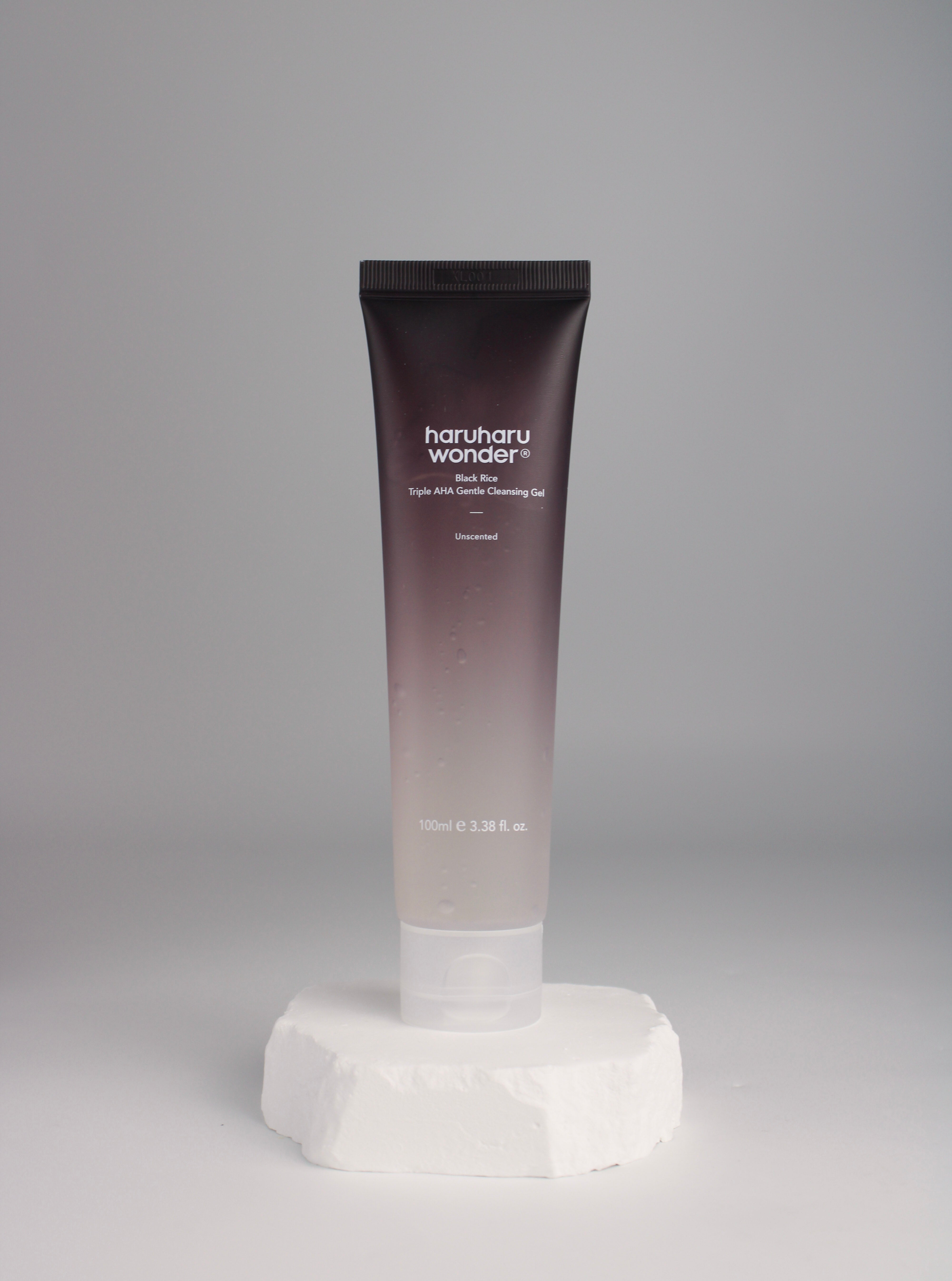 Gel nettoyant doux triple AHA au riz noir Haruharu Wonder - tube seul