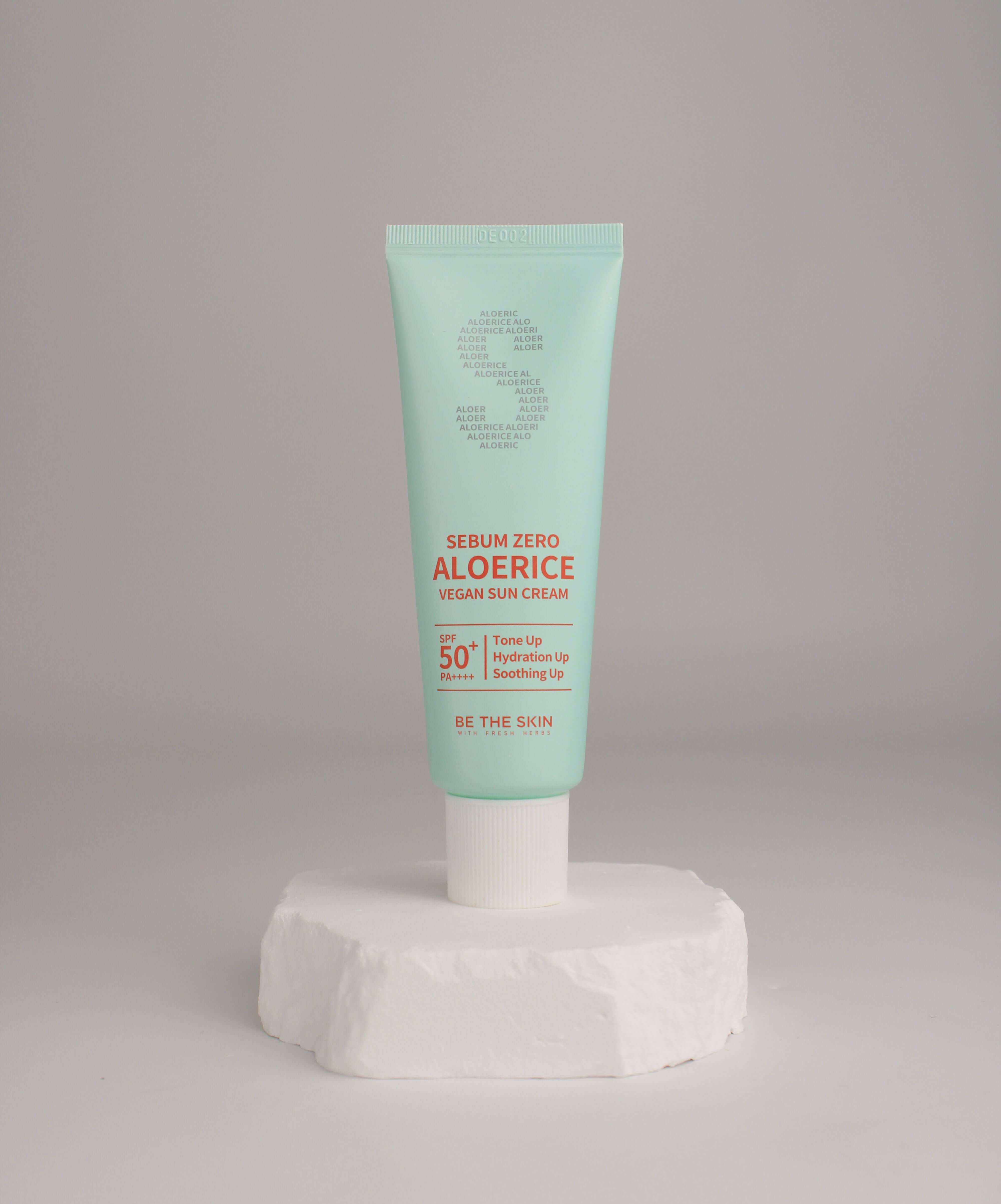 Tube de crème solaire Be The Skin au riz avec SPF50+, photo produit seul