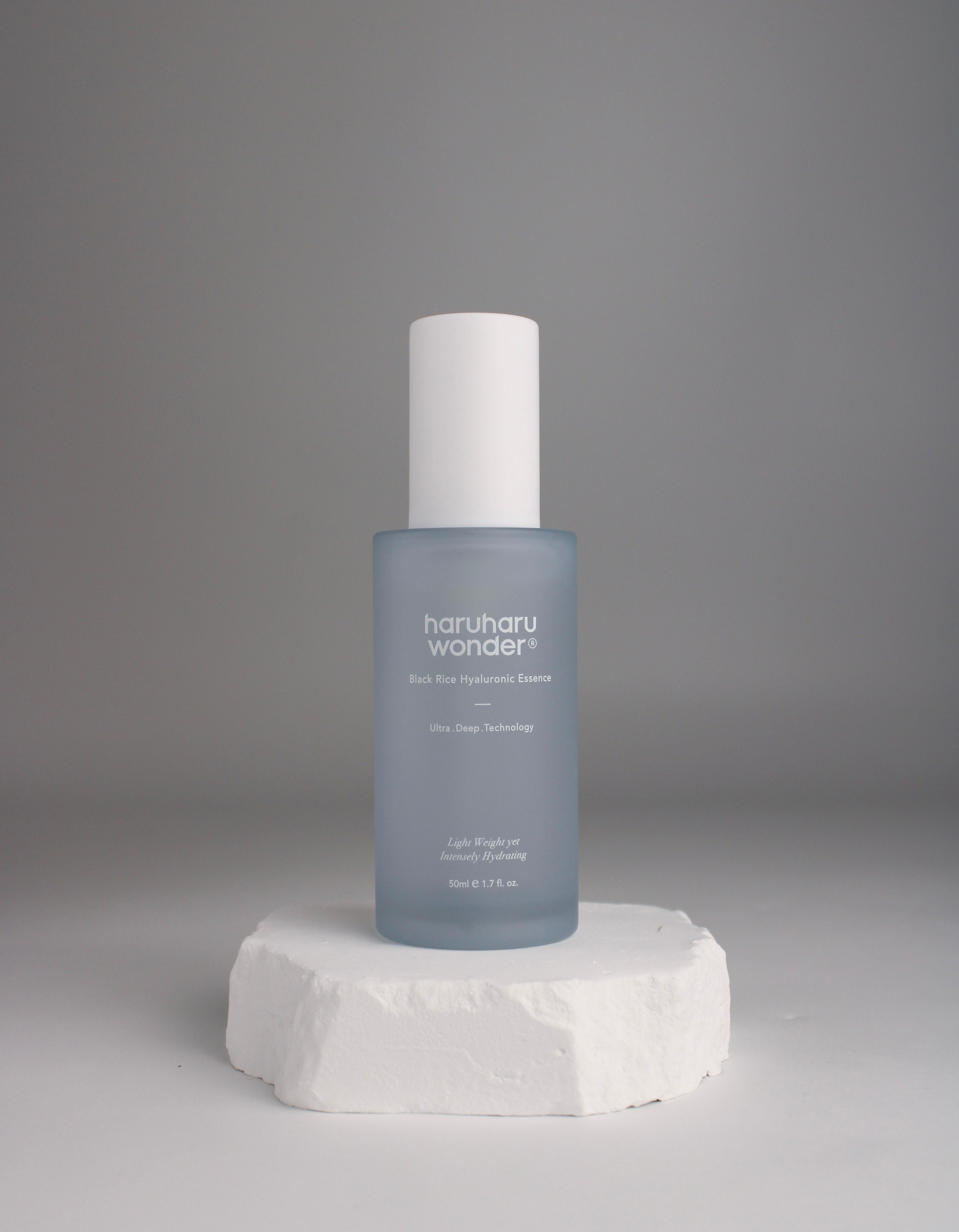 Essence hyaluronique riz noir anti-âge Haruharu Wonder – soin coréen hydratant et raffermissant à base de riz noir