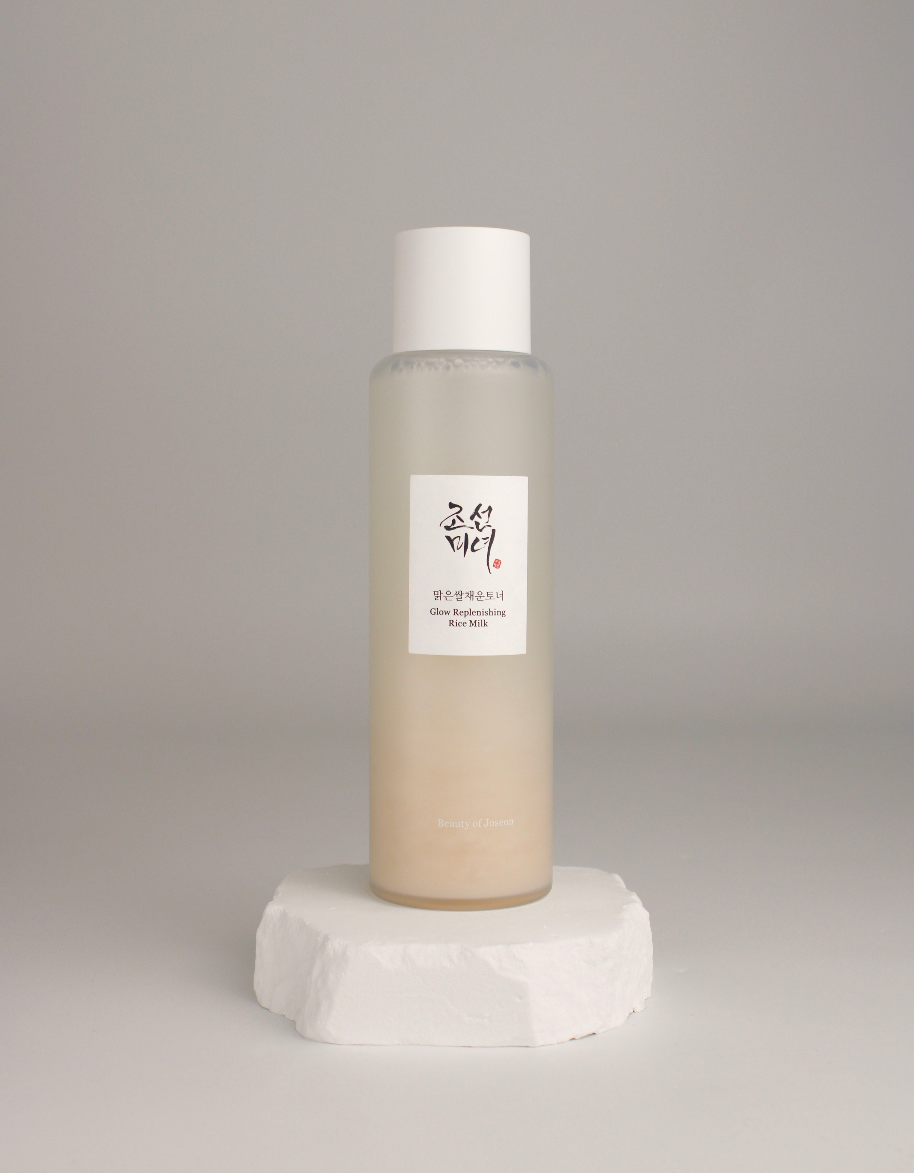 Toner éclat au lait de riz régénérant Beauty of Joseon, produit mélangé avec texture homogène