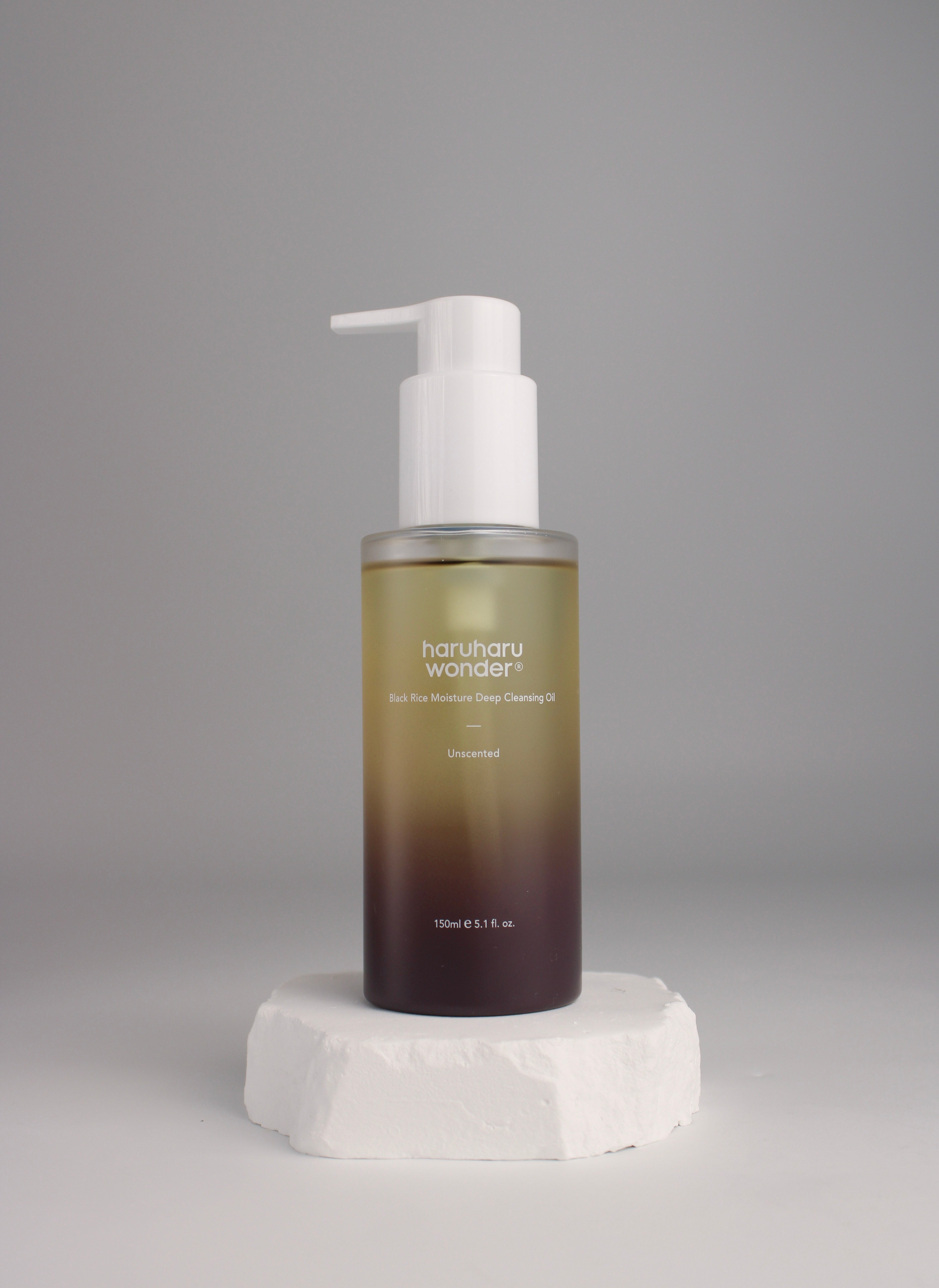 Huile démaquillante hydratante au riz noir Haruharu Wonder – flacon élégant pour un démaquillage doux et nourrissant