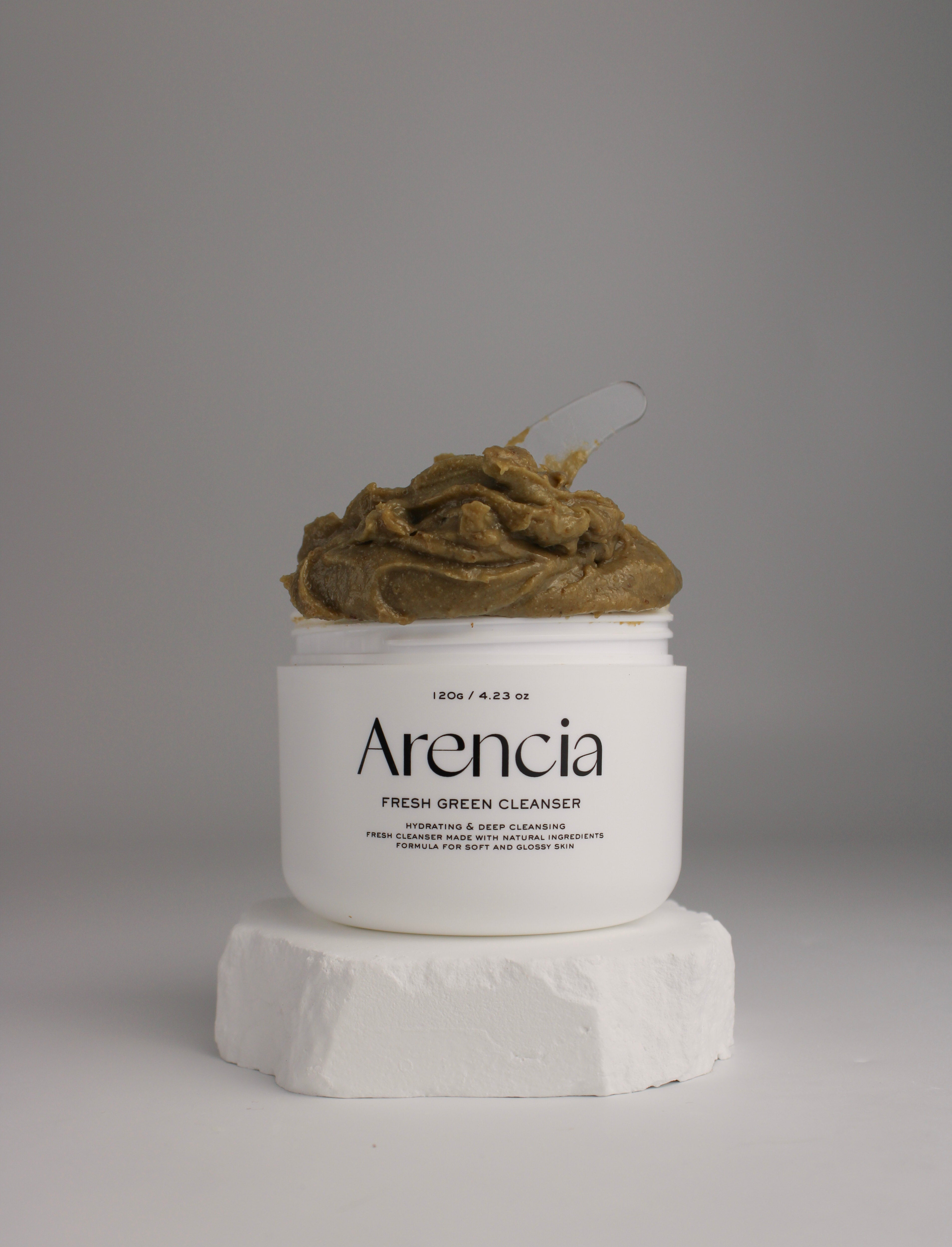 Nettoyant frais Arencia au riz vert et mochi, pot ouvert avec texture pâte visible